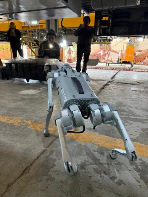 perro-robot-industrias-2 Perro robot Unitree realizando inspección en planta industrial en Argentina
